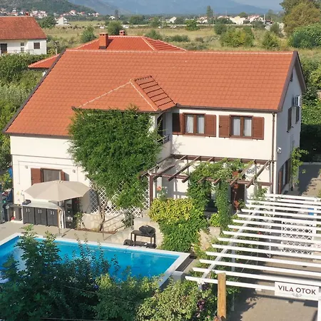 Otok With Pool, Luxury In