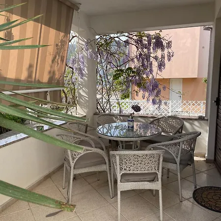 Otok With Pool, Luxury In Villa
