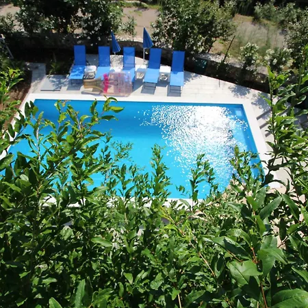 Otok With Pool, Luxury In