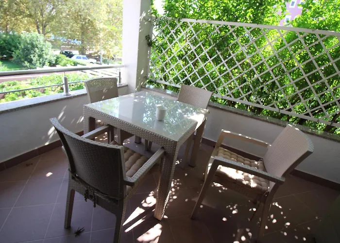 Otok With Pool, Luxury In Villa Trebinje