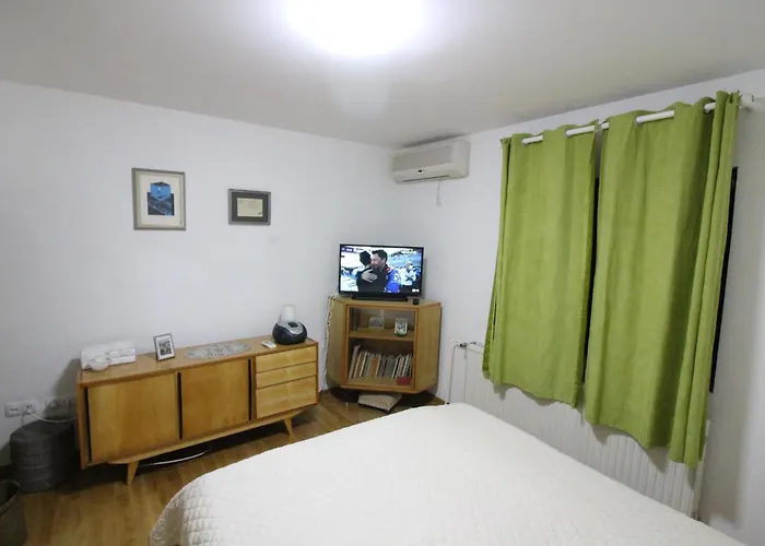 Otok With Pool, Luxury In Villa *