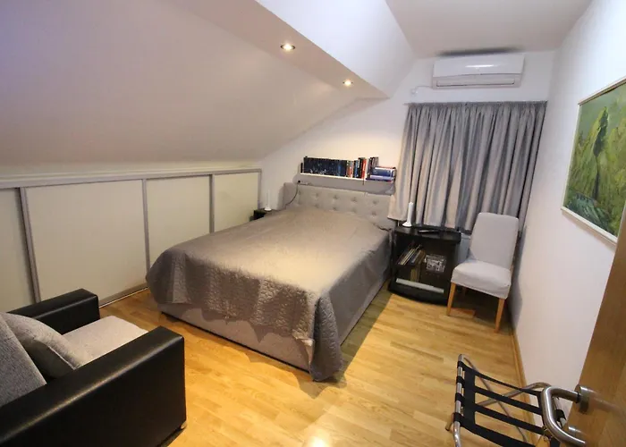 Villa Otok With Pool, Luxury In