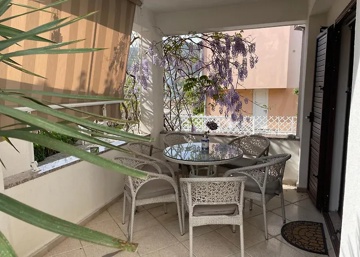 Otok With Pool, Luxury In Villa